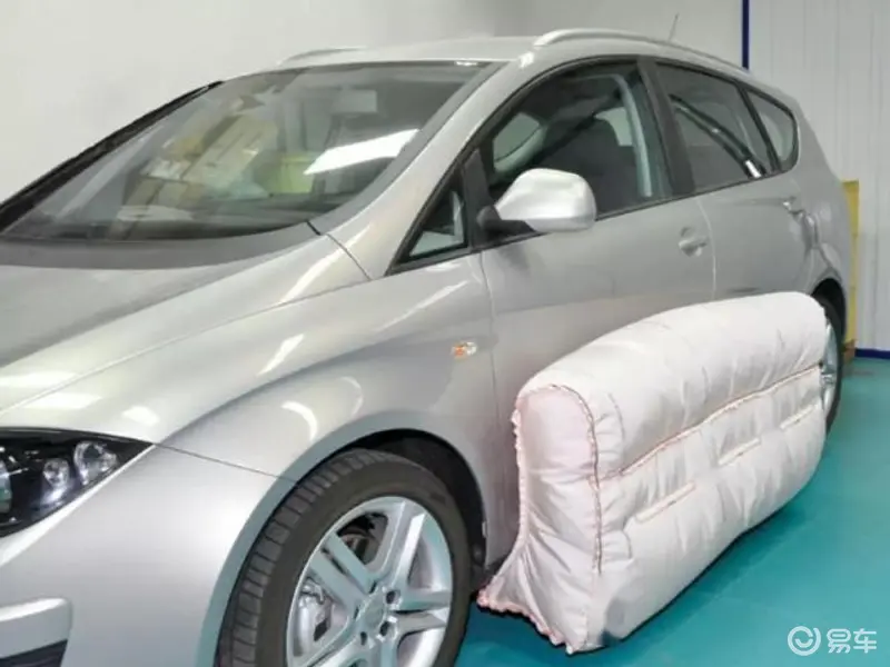 装在车外的安全气囊, 创新更安全!